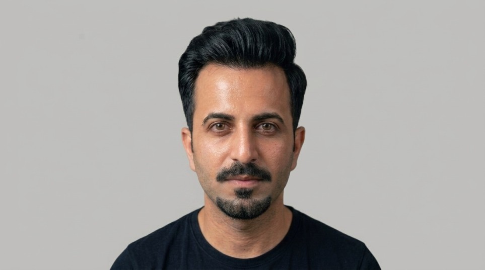 Disconnected mustache and chin beard style with a naturally separated connector.